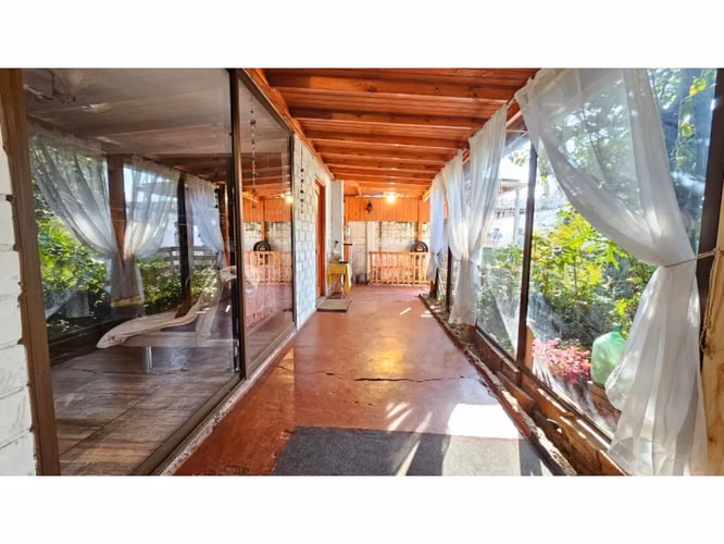 SE VENDE AMPLÍA Y HERMOSA CASA EN ALEJANDRO FLEMING LAS CONDES - Imagen 2