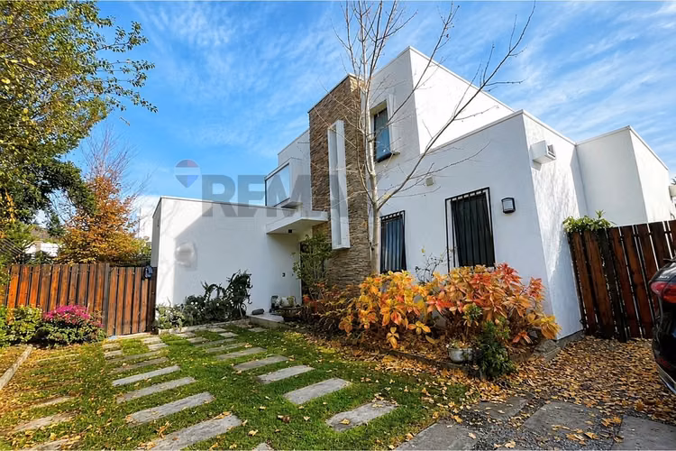 Casa mediterránea a pasos de alianza francesa