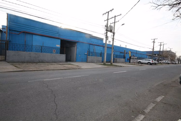 OFICINA Av.Quilin // Pedro de Valdivia // Obispo Arturo Espinoza