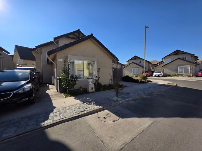 CASA EN VENTA 3D 3B 3E | Exclusiva Casa Esquina en Laguna Norte, gran Entorno Familiar