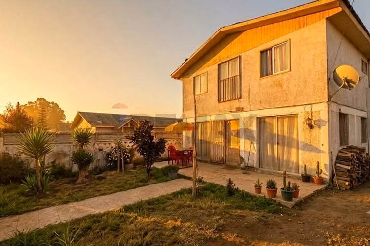 Oportunidad unica: 2 casas sólidas en el quisco