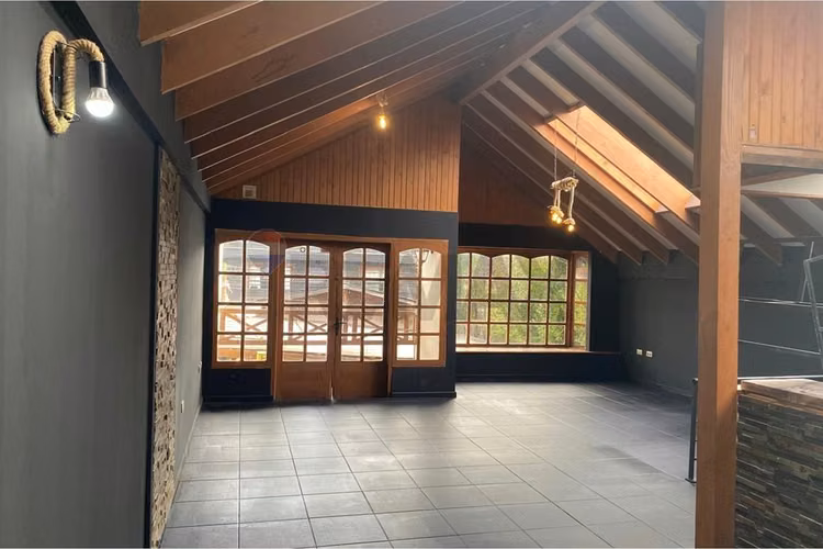 Local comercial en arriendo - calle brasil pucón