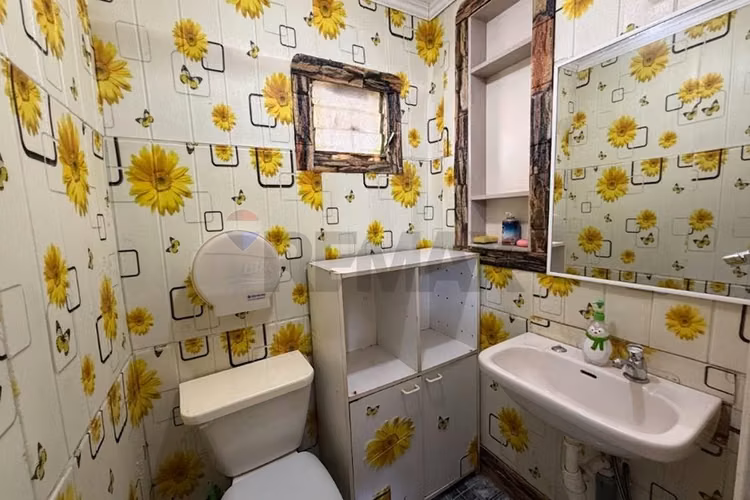 Casa esquina con segunda vivienda independiente