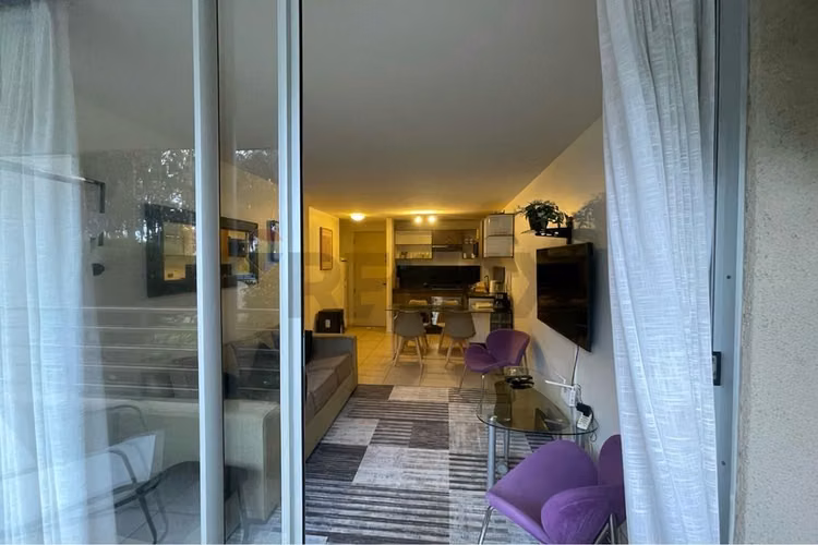 Se vende departamento amoblado algarrobo