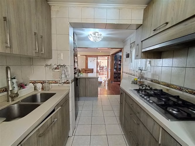 CASA Metro Fernando Castillo Velasco