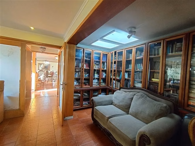 CASA Metro Fernando Castillo Velasco