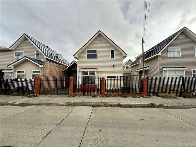 Casa en arriendo de 4 dorm. en Punta Arenas