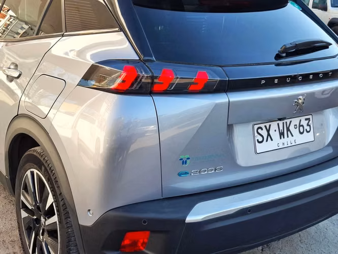 PEUGEOT 2008 2023