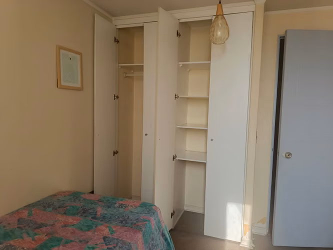 PIEZA AMOBLADA - **solo mujeres** – TODOS LOS GASTOS INCLUIDOS – METRO QUINTA NORMAL