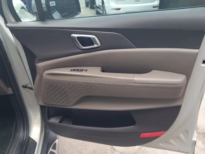 Kia Carnival 2.2 EX DIESEL 4X2 8AT 5P 2025