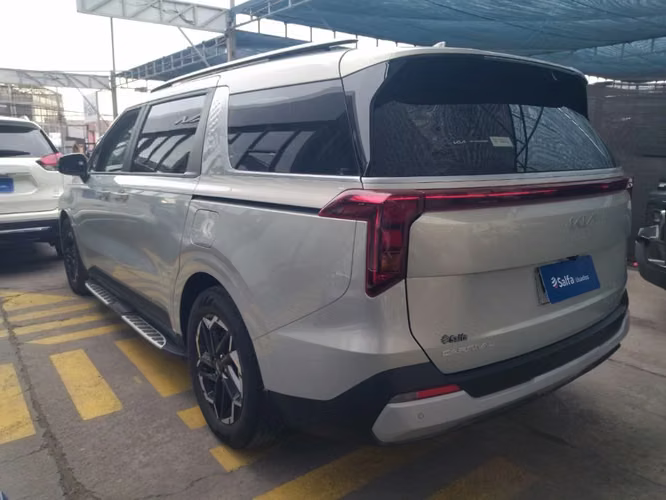 Kia Carnival 2.2 EX DIESEL 4X2 8AT 5P 2025