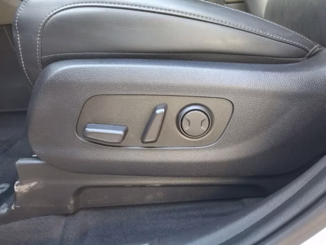 Kia Carnival 2.2 EX DIESEL 4X2 8AT 5P 2025