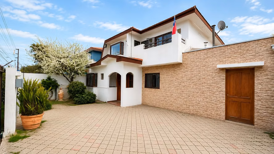Amplia Casa en Sector San Joaquín | Alta Plusvalía y Excelente Conectividad - Imagen 14