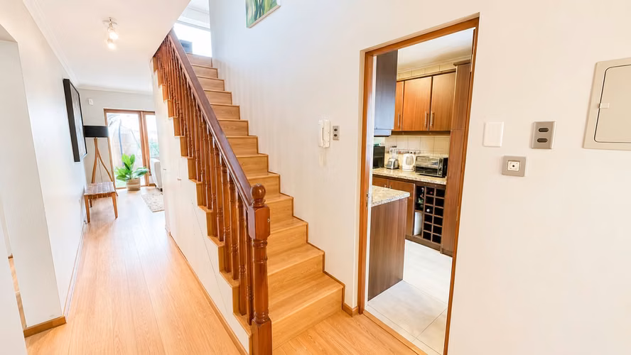 Amplia Casa en Sector San Joaquín | Alta Plusvalía y Excelente Conectividad - Imagen 4