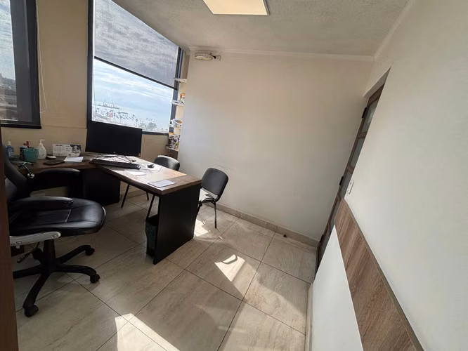 Exclusivas Oficinas en Venta | Vista al Puerto | Edificio Arenas - Imagen 15