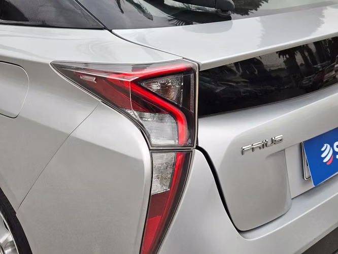 Toyota Prius 1.8 CVT AT 5P 2018 - Imagen 10