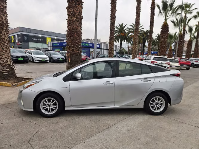 Toyota Prius 1.8 CVT AT 5P 2018 - Imagen 8