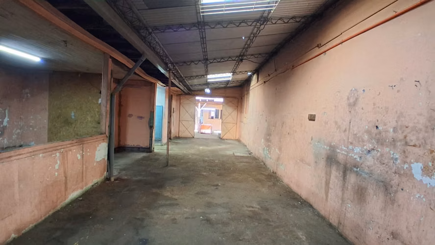 ¡Oportunidad Negocio! Se Vende Local Comercial en Carlos Valdovinos 1033, San Miguel.