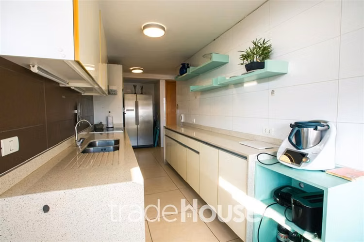 Departamento en venta de 3 dorm. en Vitacura