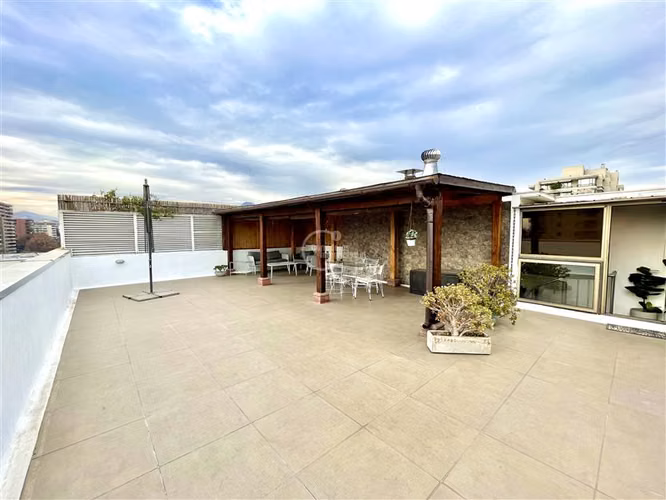 Depto gran terraza en Penthouse. 2 dorm, 2 baños, 2 estac - Imagen 11