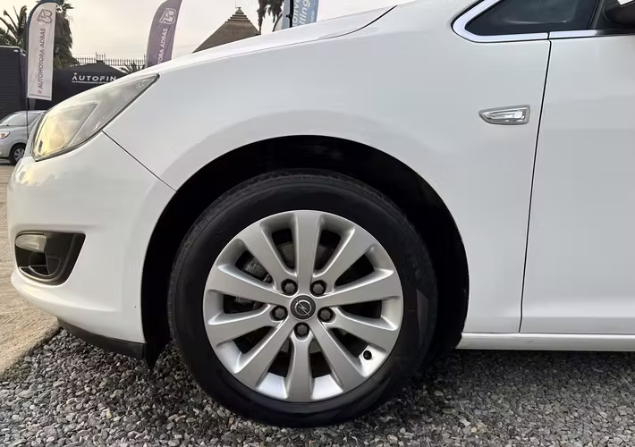 OPEL ASTRA HB 1.6 TURBO ENJOY R 2015