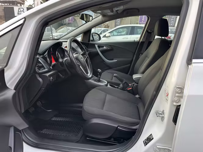 OPEL ASTRA HB 1.6 TURBO ENJOY R 2015