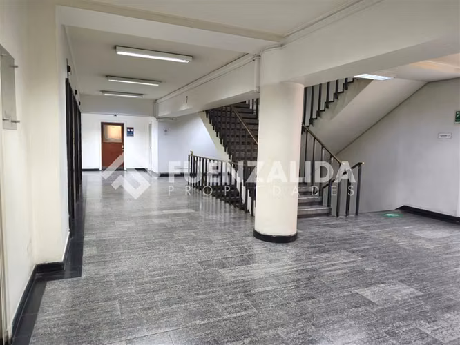 CONVENIENTE Oficina en venta en Santiago