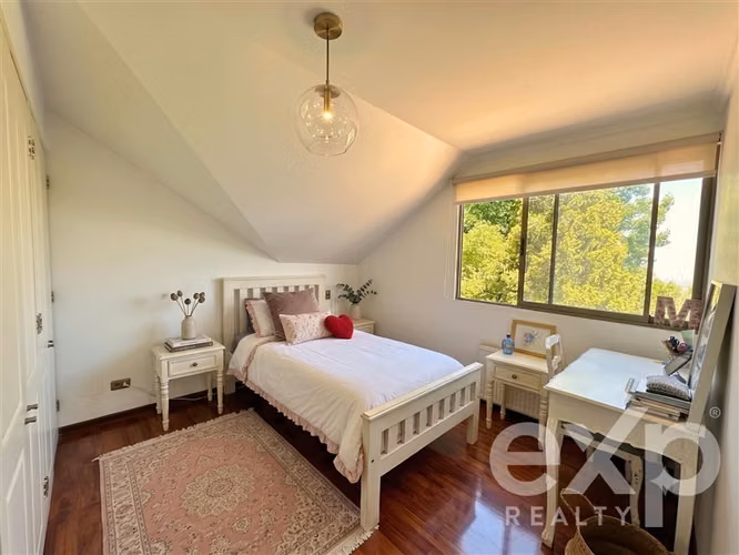 Alto macul condominio Santuario 3, 5 dorm 5 baños