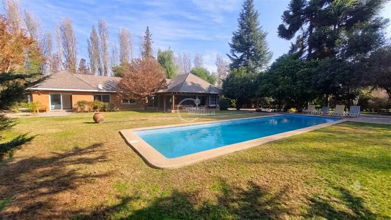 Casa en venta de 6 dorm. Colina, Polo Mahuida