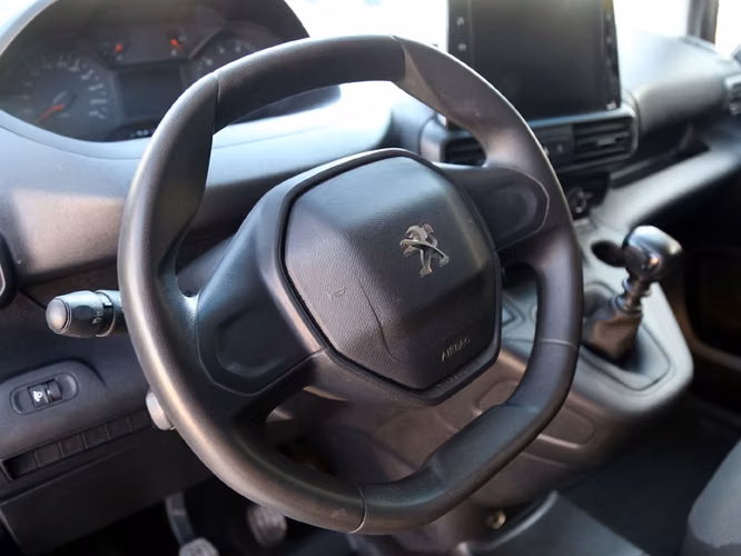 PEUGEOT PARTNER 2024