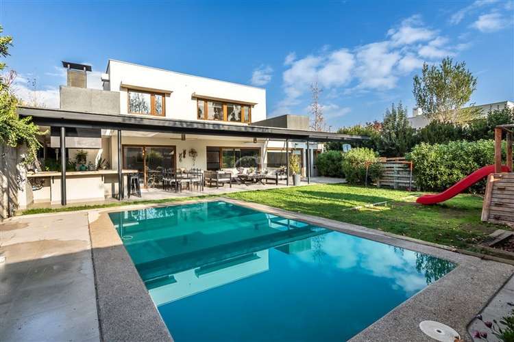 Casa en venta de 5D/3B/2E en Piedra Roja Chicureo - Imagen 2