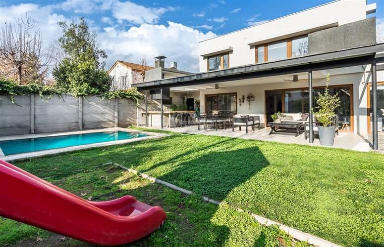 Casa en venta de 5D/3B/2E en Piedra Roja Chicureo - Imagen 3