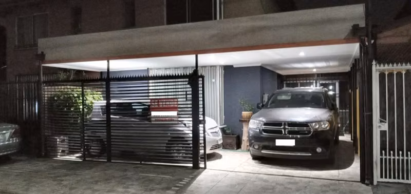 Se Vende Bella casa 4H,3B en tranquilo barrios residencial.