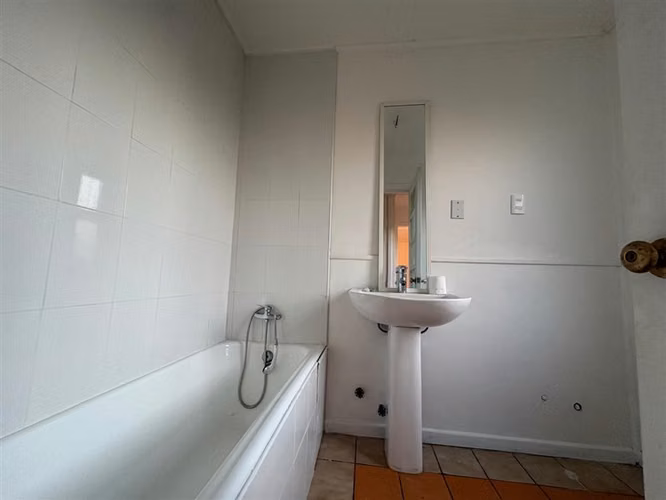 LOCAL COMERCIAL 5 OFICINAS 3 BAÑOS ESTAC. BARRIO CROATA
