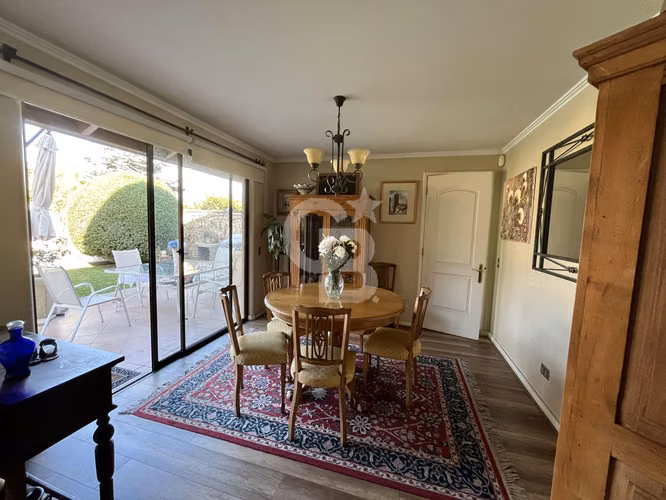 Casa de ensueño con ubicación y diseño excepcionales. - Imagen 4