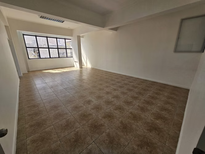 Se arriendan oficinas – Centro de Iquique, calle Barros Arana