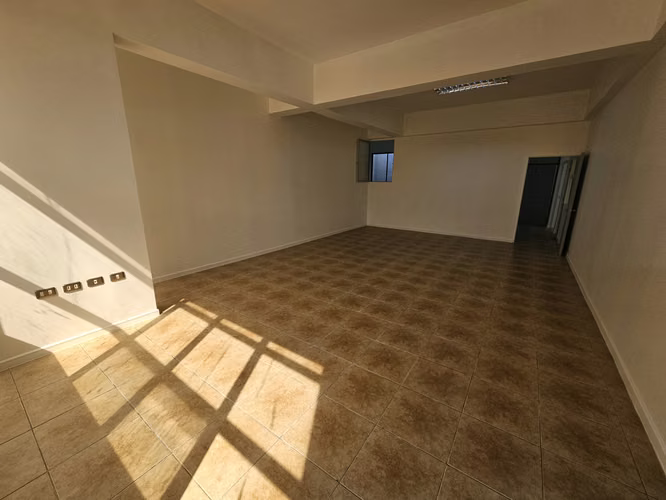 Se arriendan oficinas – Centro de Iquique, calle Barros Arana