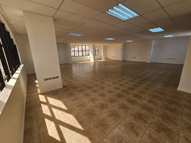 Se arriendan oficinas – Centro de Iquique, calle Barros Arana
