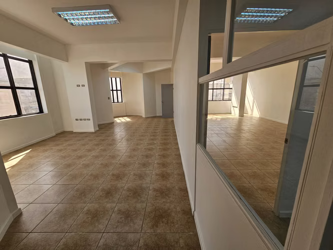 Se arriendan oficinas – Centro de Iquique, calle Barros Arana