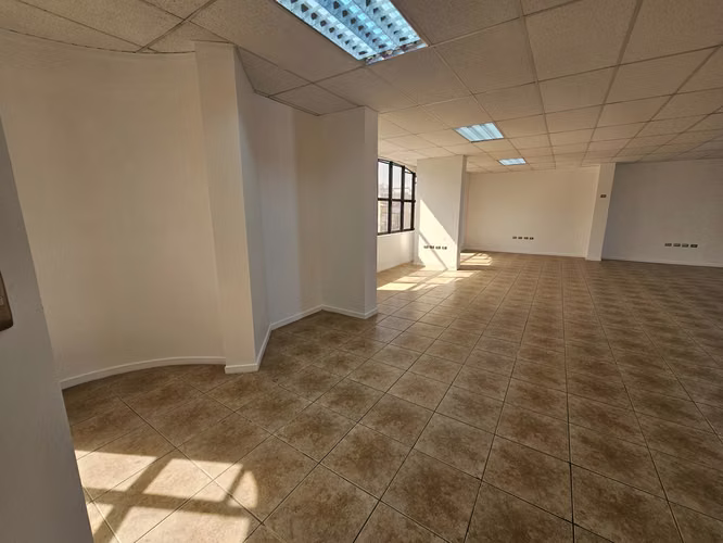 Se arriendan oficinas – Centro de Iquique, calle Barros Arana