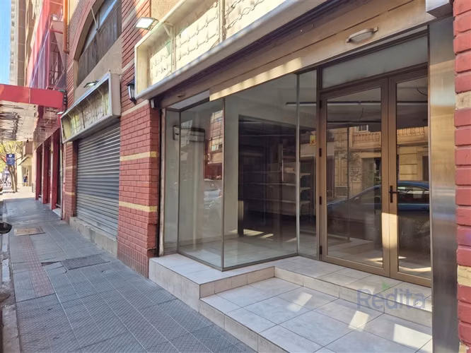 LOCAL COMERCIAL Metro Universidad de Chile