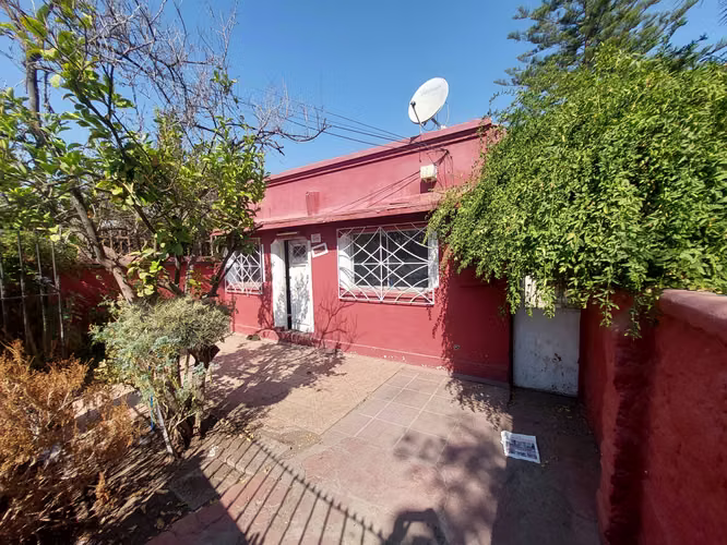 2 CASAS EN BUEN TERRENO DE 680m2 - REBAJADO!!  (172678)