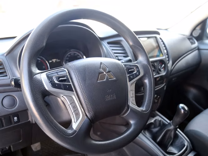 MITSUBISHI L200 2024
