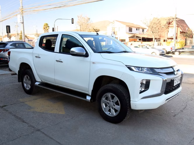 MITSUBISHI L200 2024