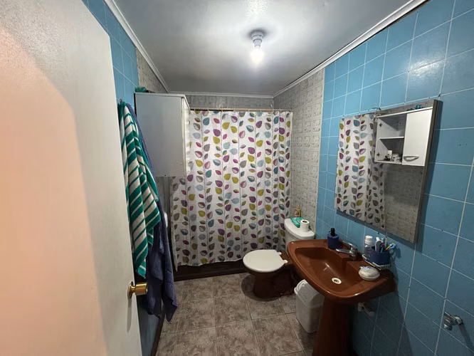 VENDO CASA CON AMPLIO TERRENO POBLACION CALISTO