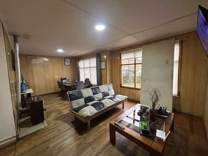 VENDO CASA CON AMPLIO TERRENO POBLACION CALISTO