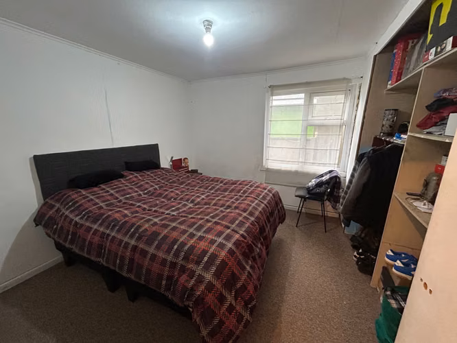 VENDO CASA CON AMPLIO TERRENO POBLACION CALISTO