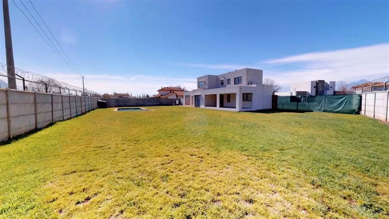 Casa en arriendo de 3 dorm. en Rinconada