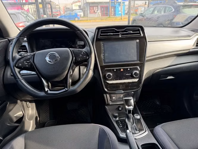 SSANGYONG TIVOLI 2024