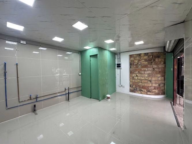 Local Comercial - Metro Laguna Sur, Pudahuel